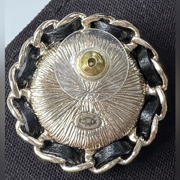 2021K CHANEL GOLD CC LOGO ROUND PEARL AND BLACK LEATHER INTERWOVEN STUD EARRINGS - Picture 9 of 15